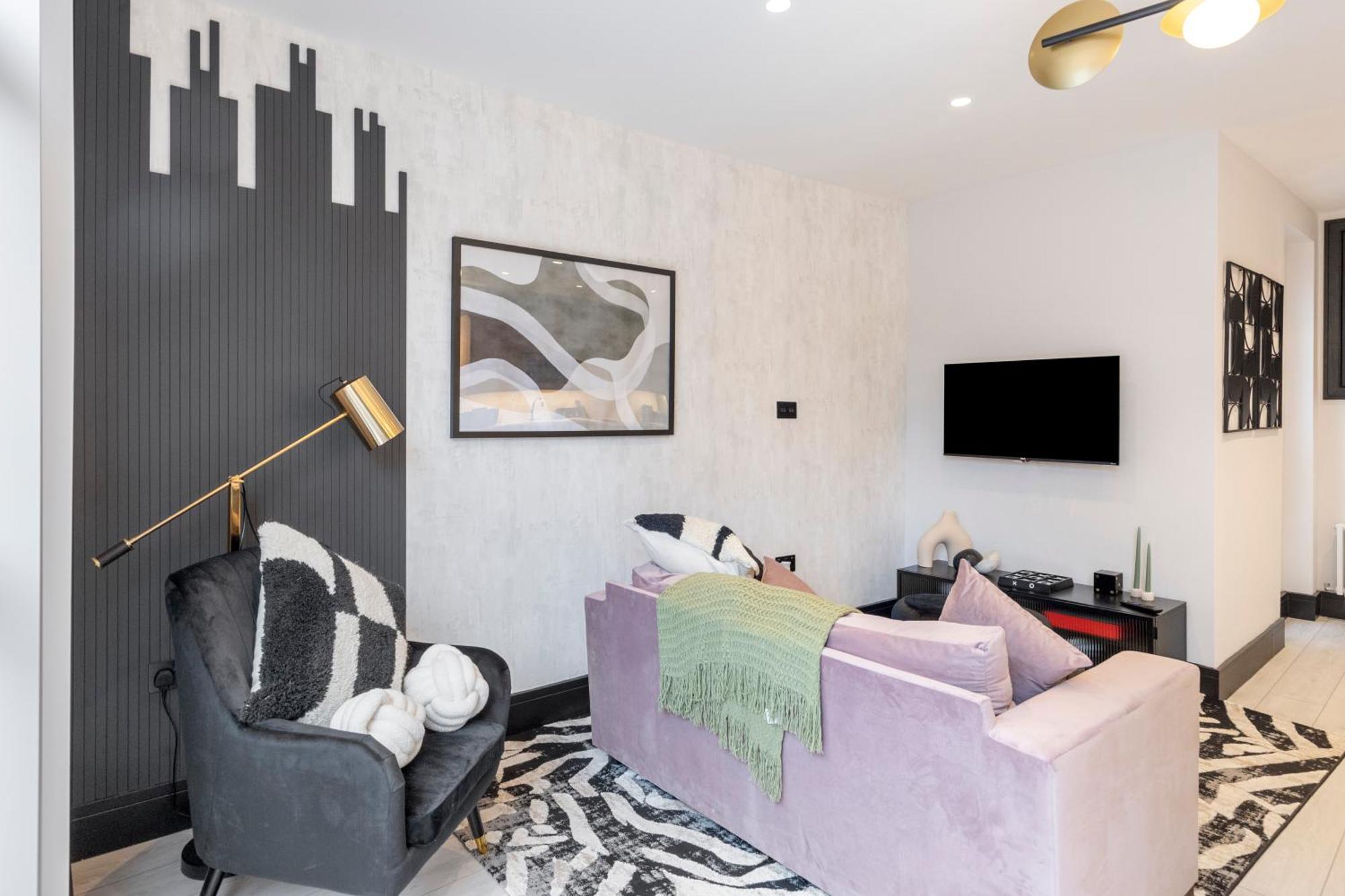 Unwind In Style 2Br With Cozy Backyard For Groups Londres Exterior foto